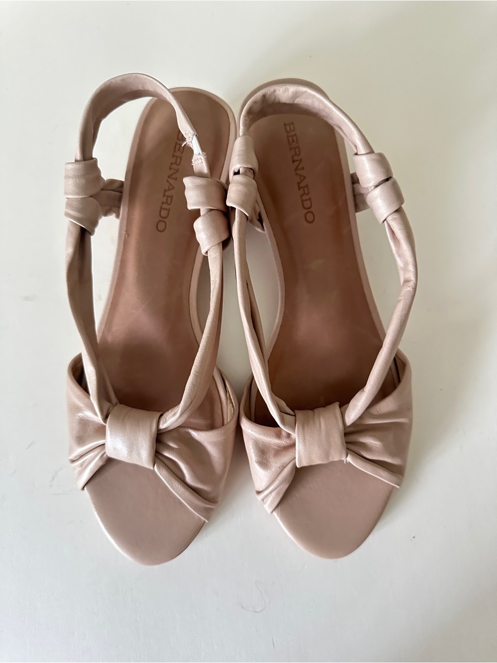 Bernardo Winifred Demi-wedge Blush Leather Knotted Women's Sandals, Sz 8M Preown - Picture 3 of 10